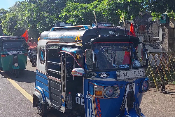 மே தினத்தை முன்னிட்டு யாழில் பவனிவந்த வாகன ஊர்வலம்!(Photos) | May Day Procession In Yali