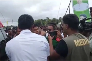 கேள்விக்கணைகளைத் தொடுக்க முற்பட்ட ஊடகவியலாளர்கள் - புறக்கணித்துத் தப்பி ஓடிய சஜித்!