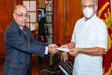 இராஜினாமா கடிதத்தை ஏற்க மறுத்த ஜனாதிபதி...யார் இந்த பி.பீ.ஜயசுந்தர?