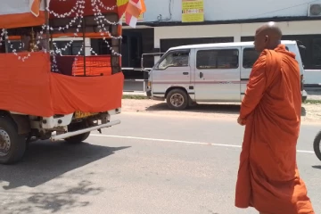 ஒற்றுமையை வலியுறுத்தி யாழில் பௌத்த மத குரு செய்த முன்மாதிரியான செயல்(Video)