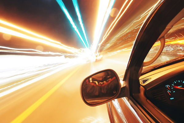 இலங்கையை போல இங்கு இல்லை....  இடது பக்க போக்குவரத்து விதி பின்பற்றும் விசித்திர நாடுங்கள்! ஏன் தெரியுமா? | Why Some Countries Still Follow Left Side Traffic