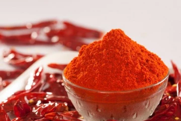 மிளகாய்த் தூள் வீசி வேட்பாளர் மீது தாக்குதல் !