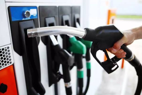 மீண்டும் அதிகரித்த பெற்றோல் விலை! | Petrol Price Increased Again In Pakistan