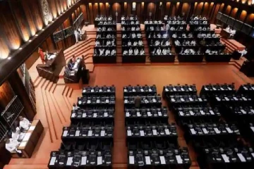 எரிபொருள் இல்லாததால் ஊர்களில் சிக்கிக்கொண்டுள்ள எம்.பிக்கள்
