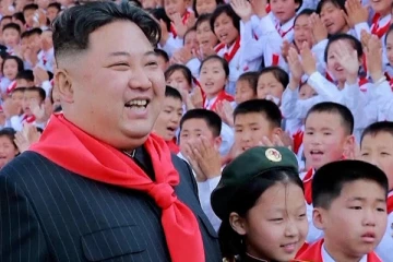 கிம் ஜாங் உன்னுக்கு புகழாரம்: புதிய பாடலை வெளியிட்ட வடகொரிய அரசு