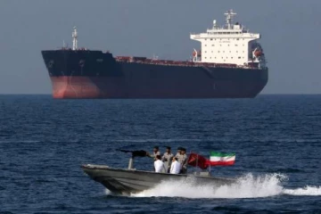 இஸ்ரேல், அமெரிக்கா தாக்குதல் ; ஹார்முஸ் நீர்முனையை மூடும் ஈரான்?