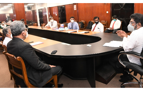 කොවිඩ් ආසාදිතයන් හඳුනාගැනීමට නවීනතම පරීක්ෂණ කට්ටලයක්.... | Srilanka Health