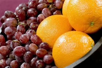 தோடம் பழம் ஒன்றின் விலை 600 ரூபா: 5 ஆயிரத்தை தொட்ட திராட்சை!