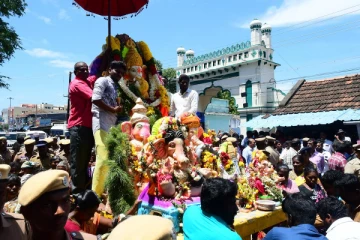 கோலாகலமான சென்னை.. இன்று விநாயகர் ஊர்வலம் - இந்த 4 இடங்களில் சிலை கரைப்பு!