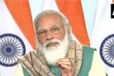 கொரோனா தடுப்பூசி செலுத்திக்கொள்ள அரசியல்வாதிகள் முந்தக்கூடாது: பிரதமர் மோடி