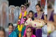200 ஆண்டுகளுக்குப் பிறகு பிறந்த பெண் குழந்தை… திருவிழா போல வரவேற்ற குடும்பம்!