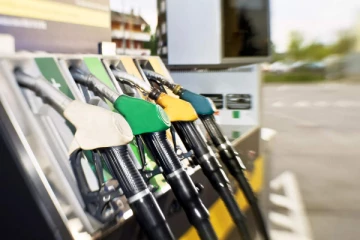 கொழும்பில் அரசியல்வாதிகளுக்கு குறைந்த விலையில் எரிபொருள் - அம்பலமான ஆதாரம்