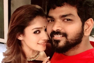 துளிகூட மேக்கப் இல்லாமல் காதலர் விக்கியுடன் நயன்தாரா: மாஸ்கை கழட்ட கோரி ரசிகர்கள் கொடுத்த அன்புத் தொல்லை! இதோ காணொளி