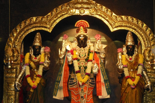 சனியால் இனி பயம் வேண்டாம்.. இந்த ஒரு பரிகாரம் உங்களை காப்பாற்றும் | 9 Dasha Puthi Powerful Mantras For Worship