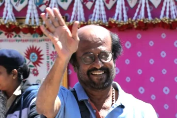 பணிப்பெண்ணை தள்ளி நிற்க சொன்னாரா ரஜினிகாந்த்? அம்பானி வீட்டு விழாவில் சர்ச்சை வீடியோ