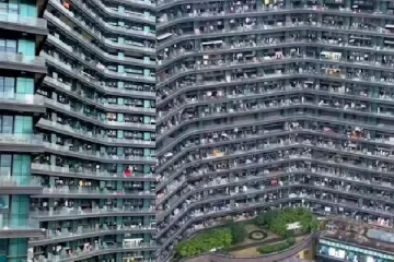 36 மாடிகளில் 30 ஆயிரம் பேர் வாழ்றாங்கலாம் - அடேங்கப்பா.. இந்த பிரம்மாண்ட குடியிருப்பு எங்கிருக்கிறது தெரியுமா?