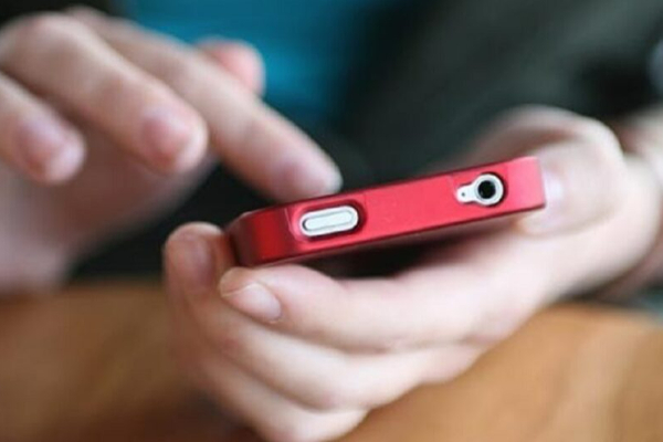கையடக்க தொலைபேசி பாவனை - சிறுவன் எடுத்த விபரீத முடிவு | Mobile Phone Use Tragic Decision Made Boy