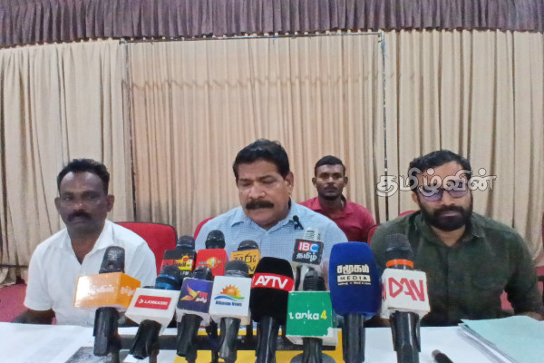 துயிலும் இல்ல காணிகளை விட்டு வெளியேறவுள்ள இராணுவம் : ஆளும் தரப்பு தெரிவிப்பு | Military Personnel To Leave Tuyilum Illam Lands துயிலும் இல்ல காணிகளை விட்டு வெளியேறவுள்ள இராணுவம் : ஆளும் தரப்பு தெரிவிப்பு | Military Personnel To Leave Tuyilum Illam Lands