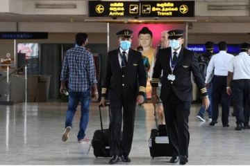 குடும்பத்துடன் நாடு திரும்பியவர் கட்டுநாயக்க விமான நிலையத்தில் கைது