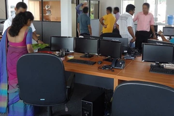 வெளியானது முக்கிய சுற்றறிக்கை! வீட்டிற்குச் செல்லப்போகும் இரு மடங்கு அரச ஊழியர்கள்