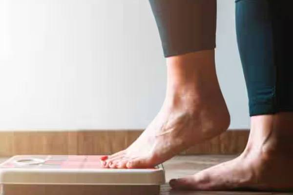 டயட்டும் உடற்பயிற்சியும் வேண்டாம்! இதை செய்தே உடல் எடையை குறைக்கலாம்னு தெரியுமா? | Effective Weight Loss Tips டயட்டும் உடற்பயிற்சியும் வேண்டாம்! இதை செய்தே உடல் எடையை குறைக்கலாம்னு தெரியுமா? | Effective Weight Loss Tips