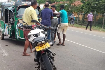 கிளிநொச்சியில் விபத்து : இருவர் படுகாயம் (Photos)