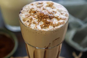 வெயிலுக்கு இதமான குளுகுளு Cold Coffee.., வீட்டிலேயே எப்படி செய்வது?