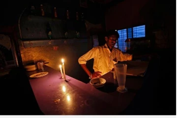 ஒரு மணித்தியாலம் 45 நிமிடங்கள் இருளில் மக்கள் ! மின்தடை குறித்த அறிவிப்பு