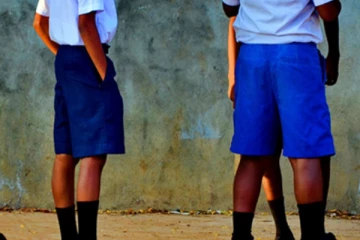 සා පෙළ විභාග මධ්‍යස්ථානයක ගැටුමක්.. සිසුවෙක් රෝහලේ..