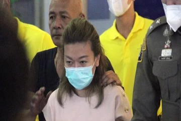 12 நண்பர்களுக்கு சயனைடு விஷம் கொடுத்துக் கொன்றதாக கர்ப்பிணிப்பெண் மீது குற்றச்சாட்டு