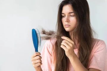 தலை முடி உதிர்வுக்கு இதுவும் ஒரு காரணமாம்! அவசியம் தெரிஞ்சிக்கோங்க