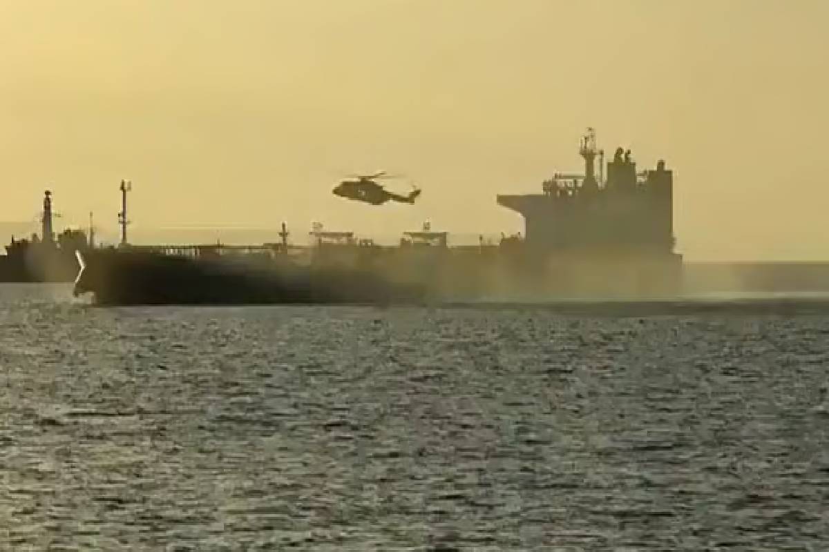 ரஷ்ய எண்ணெய்க் கப்பல் சிறைப்பிடித்த பிரிட்டன் | Britain Seizes Russian Oil Tanker ரஷ்ய எண்ணெய்க் கப்பல் சிறைப்பிடித்த பிரிட்டன் | Britain Seizes Russian Oil Tanker