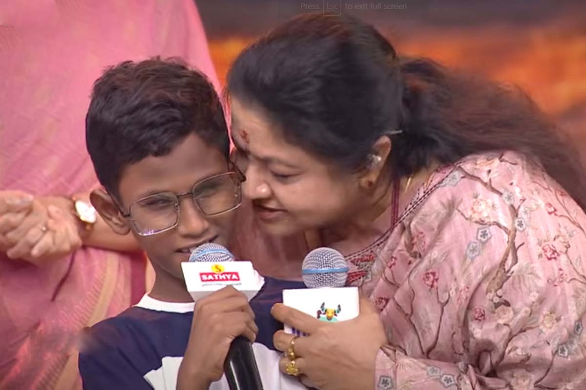 Super Singer Junior: மா.கா.பா வேலையை தட்டிப்பறித்த பார்வையற்ற சிறுவன்! அரங்கத்தை விட்டு வெளியேறிய சோகம் | Super Singer Survesh Performance Ma Ka Pa Walk Out Super Singer Junior: மா.கா.பா வேலையை தட்டிப்பறித்த பார்வையற்ற சிறுவன்! அரங்கத்தை விட்டு வெளியேறிய சோகம் | Super Singer Survesh Performance Ma Ka Pa Walk Out