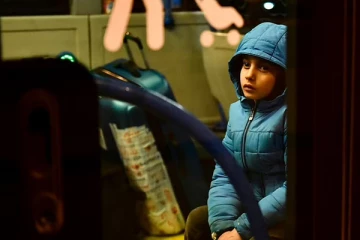 1,000 கி.மீ தன்னந்தனியாகப் பயணித்த உக்ரைன் சிறுவன்! நெகிழ வைக்கும் காரணம்