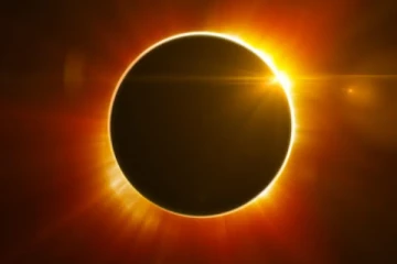 இந்த ஆண்டின் கடைசி சூரிய கிரகணம் - வெறும் கண்களால் பாக்காதீங்க