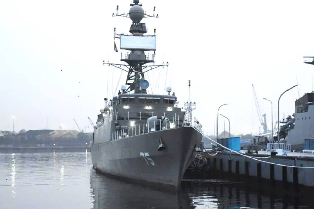 இலங்கை அருகே... ஈரான் கப்பல் மீது நீர்மூழ்கியால் தாக்குதல் நடத்தியதை அறிவித்த அமெரிக்கா | Us Submarine Torpedo Iranian Warship இலங்கை அருகே... ஈரான் கப்பல் மீது நீர்மூழ்கியால் தாக்குதல் நடத்தியதை அறிவித்த அமெரிக்கா | Us Submarine Torpedo Iranian Warship