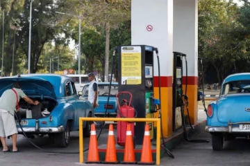 மோசமான பொருளாதார நெருக்கடி; கியூபாவில் எரிபொருள் விலை 500 சதவீதம் அதிகரிப்பு!