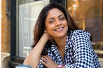 55 வயது நதியாவா இது? மார்டனில் க்யூட்டாக மிளர வைத்த புகைப்படங்கள்