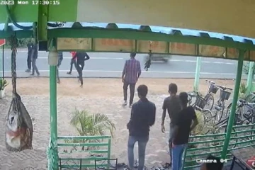 யாழில் இளைஞன் ஒருவரை வாள்வெட்டுக் குழு தாக்கியதற்கான காரணம்!