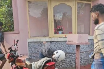 யாழில் நிராதரவாக விடப்பட்ட மோட்டார் சைக்கிள் யாருடையது