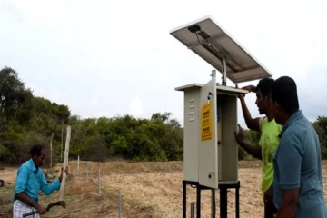 கிளிநொச்சியில் ஆரம்பிக்கப்பட்ட சூரிய மின்கல யானை வேலி அமைக்கும் பணி!