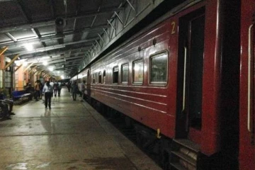 இரவு நேர இரு தபால் ரயில் சேவைகள் இரத்து