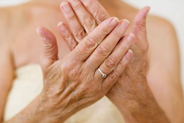 தோல் சுருக்கங்களை எளிய முறையில்  நீங்க வேண்டுமா? இதோ சில அழகு குறிப்புகள்!