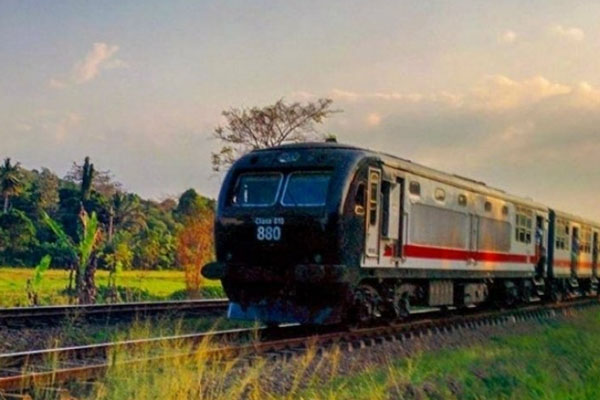 ரயிலில் பயணிக்கும் பாடசாலை மாணவர்களுக்கு விடுக்கப்பட்ட தகவல் | Information Of School Students Traveling By Train