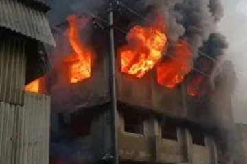 அவிசாவளையில் பாரிய தீ விபத்து - 08 பேர் வைத்தியசாலையில் அனுமதி