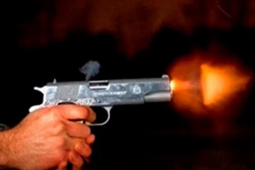 මන්ත්‍රීවරයෙකු වෙඩිතබා පලා යයි..පිරිසක් අතරේ සිදුවූ දේ..