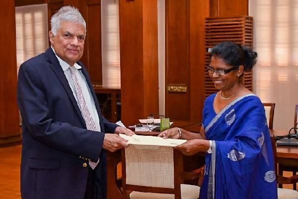 மூன்று சிரேஷ்ட அரச அதிகாரிகள் அதிபர் சட்டத்தரணிகளாக நியமனம் | 3 Senior Government Officials President Counsel