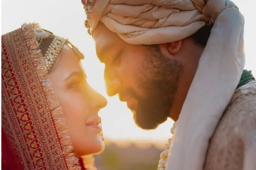 காண்போரை ஆச்சரியத்தில் ஆழ்த்திய கத்ரீனா கைஃப்-விக்கி கௌஷல் திருமணம் - வைரலாகும் புகைப்படங்கள்