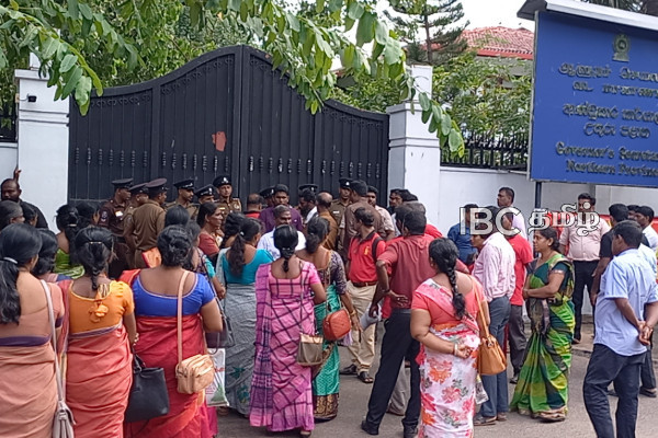 விஸ்வரூபம் எடுக்கும் வடக்கில் ஆசிரியர் இடமாற்றம் :யாழ்.மேல் நீதிமன்றில் மனுத்தாக்கல் | Teacher Transfer In The North Petition Filed