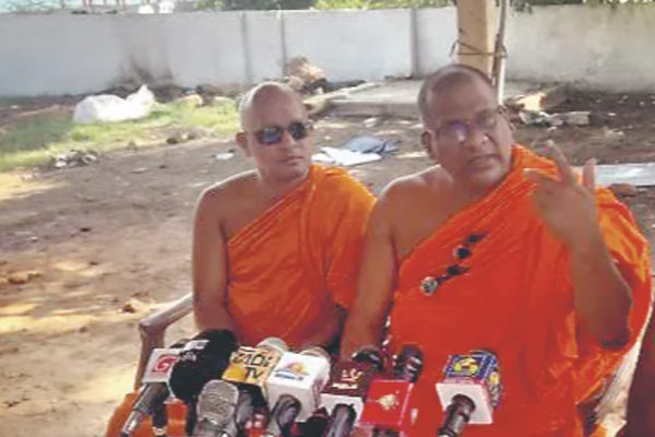 திருகோணமலை புத்தர் சிலை விவகாரம் தீவிரம் ; தேரர் குழுவின் நில கோரிக்கை சர்ச்சையில் | Trincomalee Buddha Statue Group Claim Controversy திருகோணமலை புத்தர் சிலை விவகாரம் தீவிரம் ; தேரர் குழுவின் நில கோரிக்கை சர்ச்சையில் | Trincomalee Buddha Statue Group Claim Controversy